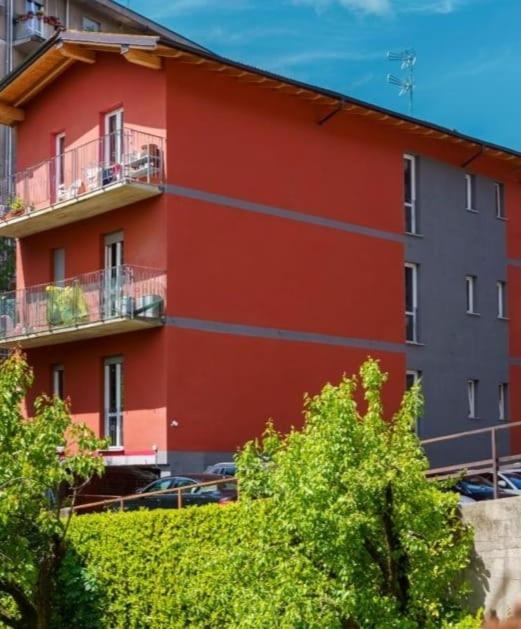 The Orange Housing In Como Exterior photo