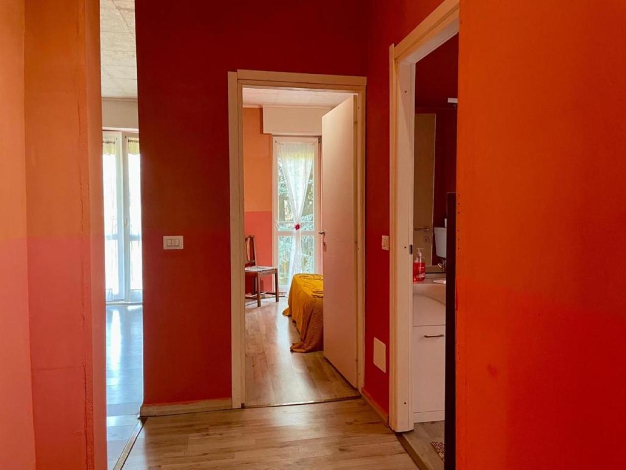 The Orange Housing In Como Exterior photo